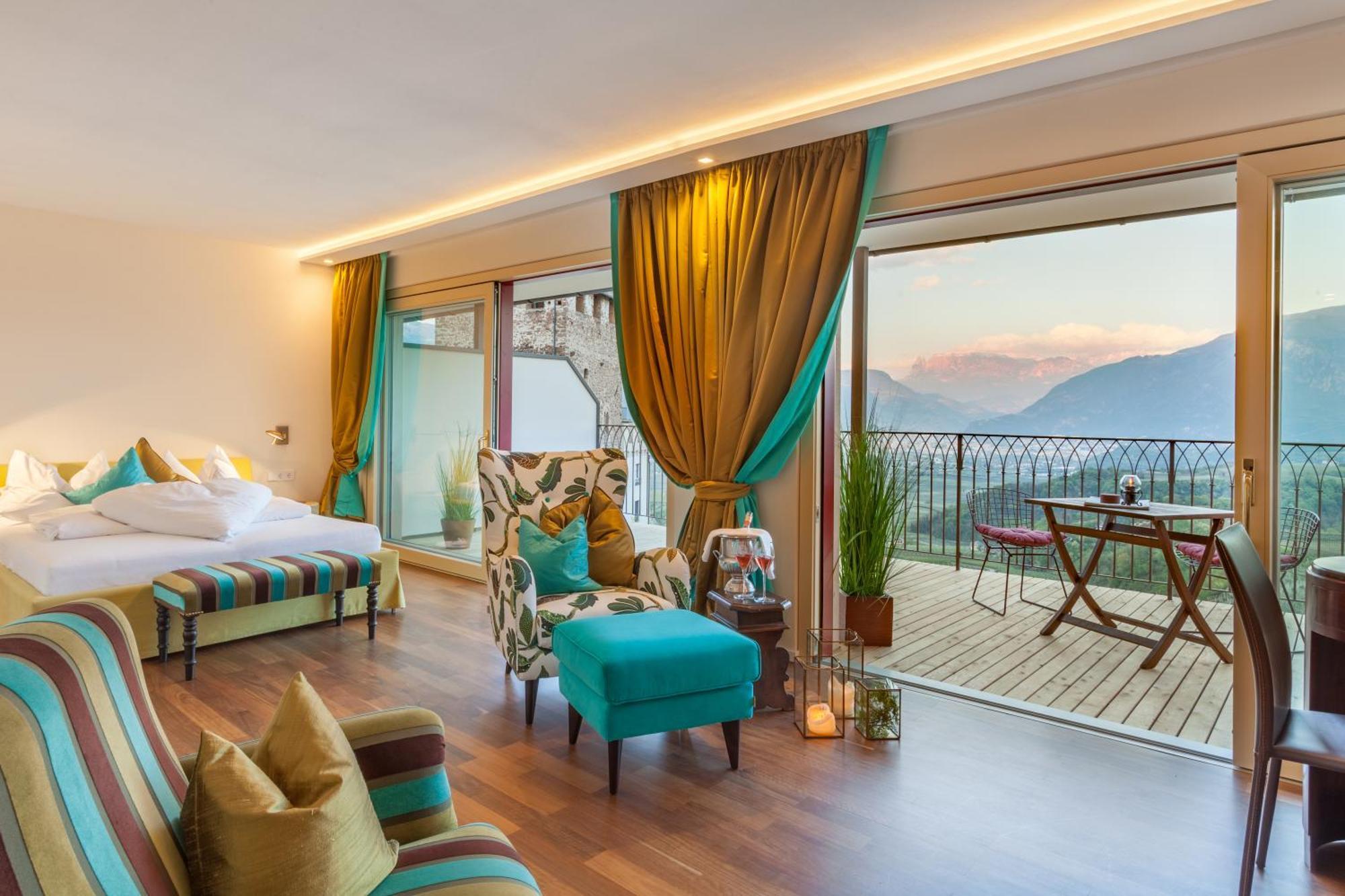Schloss Hotel Korb Appiano Sulla Strada Del Vino Bagian luar foto